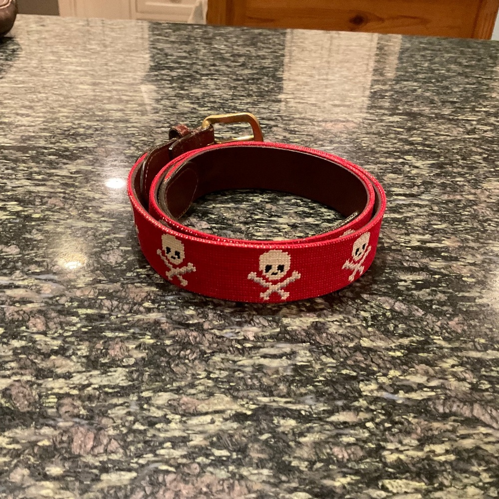 Smathers and Branson. Size 38 Mans Belt. Red Skull and crossbones.